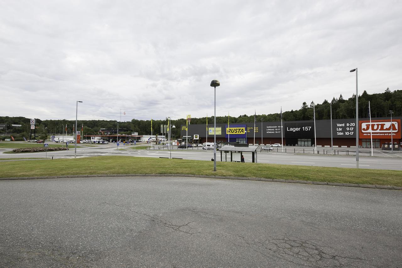 Hotell Eken Moelndal Bagian luar foto