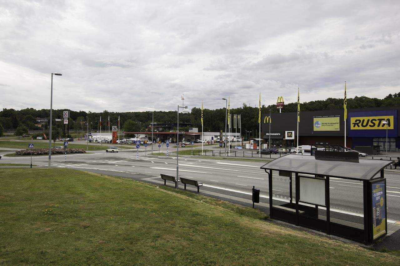 Hotell Eken Moelndal Bagian luar foto